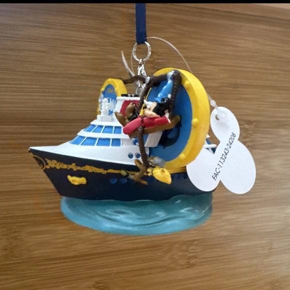 Disney Cruise Line Dream Ornament - Picture 3 of 4